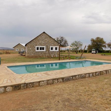 Meteorite Rest Camp Hotel Grootfontein Exterior photo