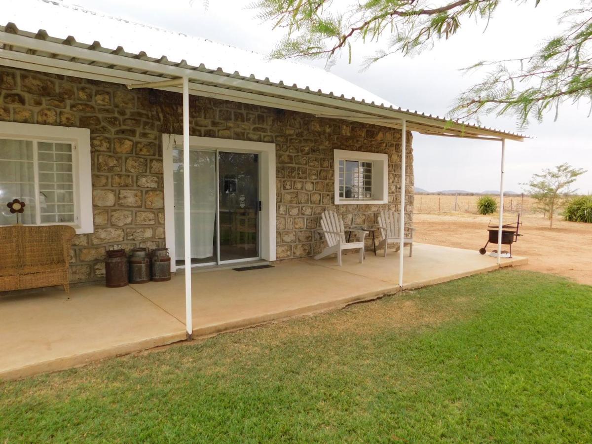 Meteorite Rest Camp Hotel Grootfontein Exterior photo